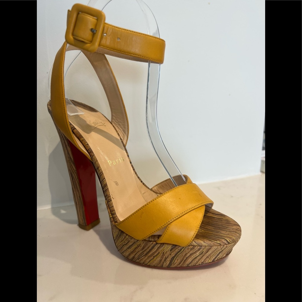Authentic Christian Louboutin Glory 140 Size 7